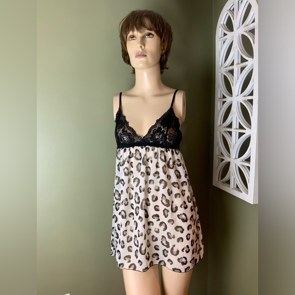 Hanky Panky black and white animal print night gown size small